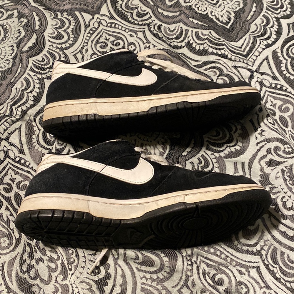 Black and white Nike dunk low